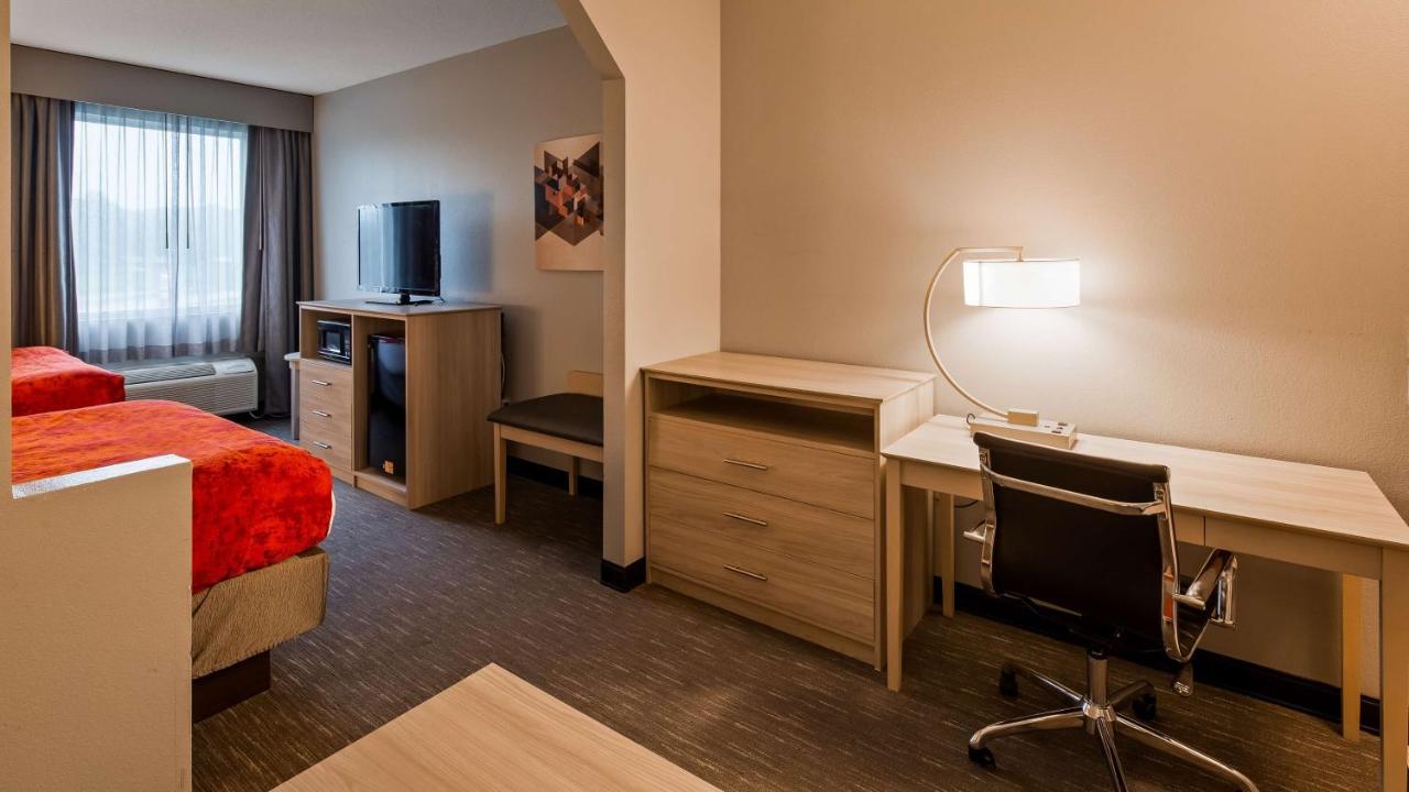 Best Western Plus New Cumberland Exteriör bild