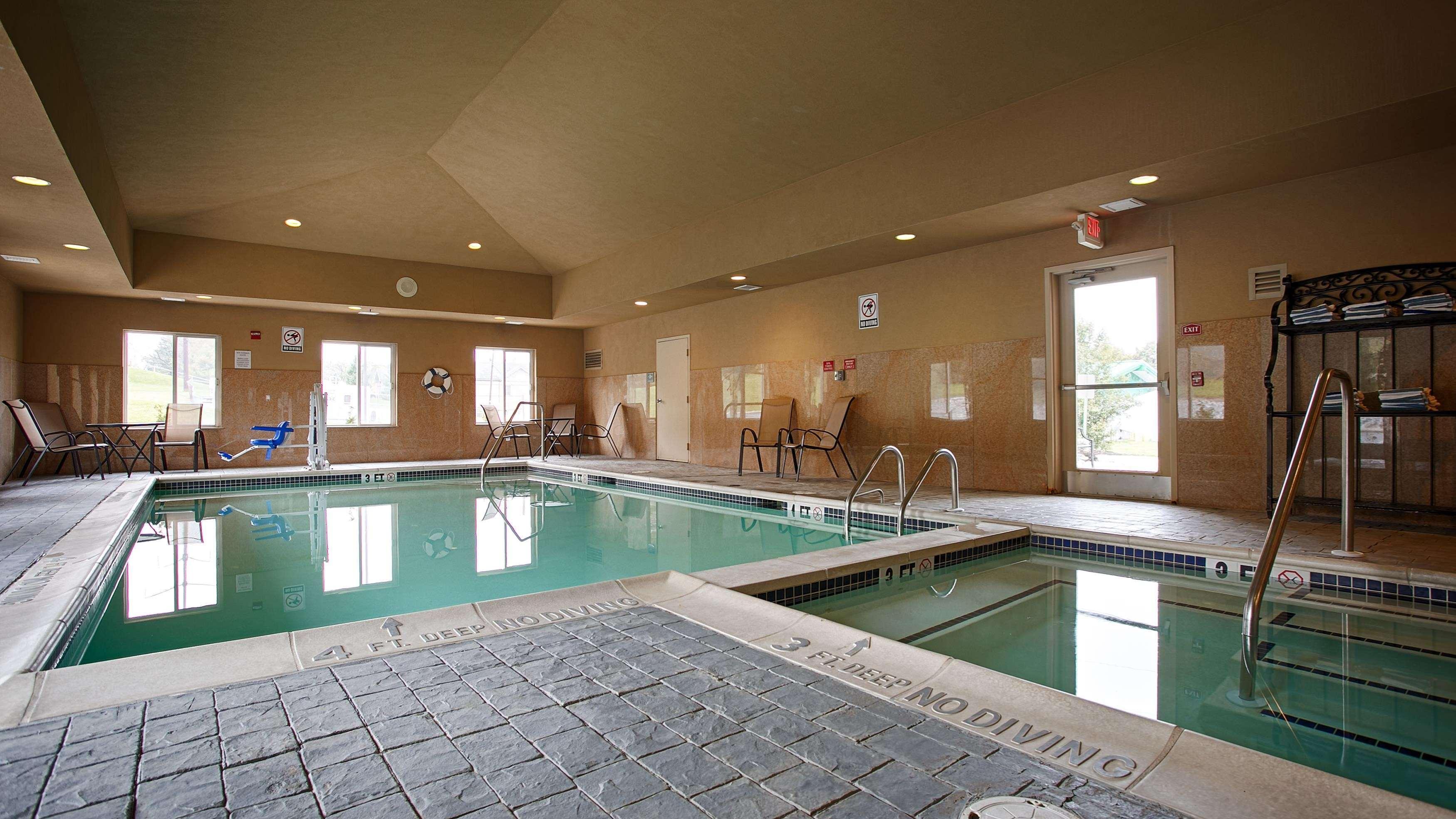 Best Western Plus New Cumberland Exteriör bild