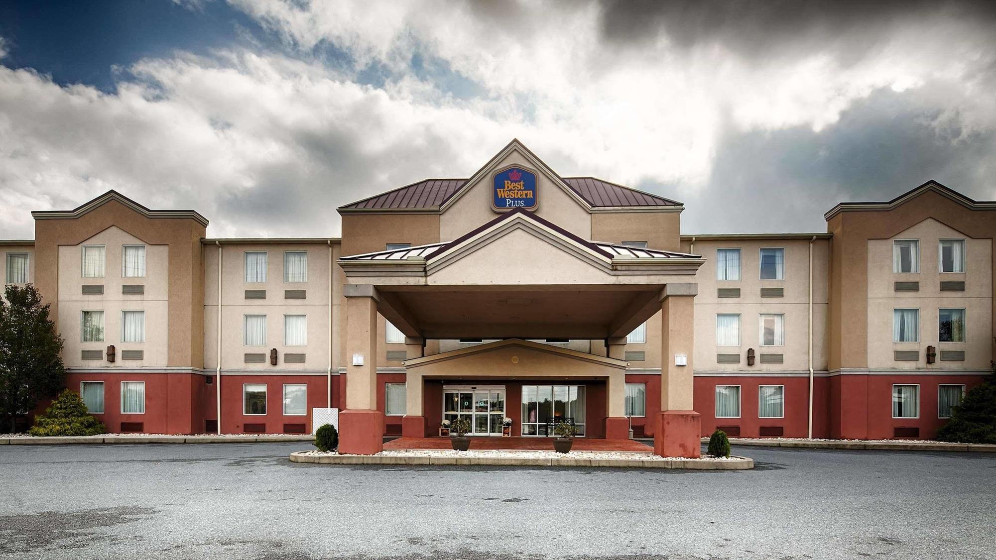 Best Western Plus New Cumberland Exteriör bild
