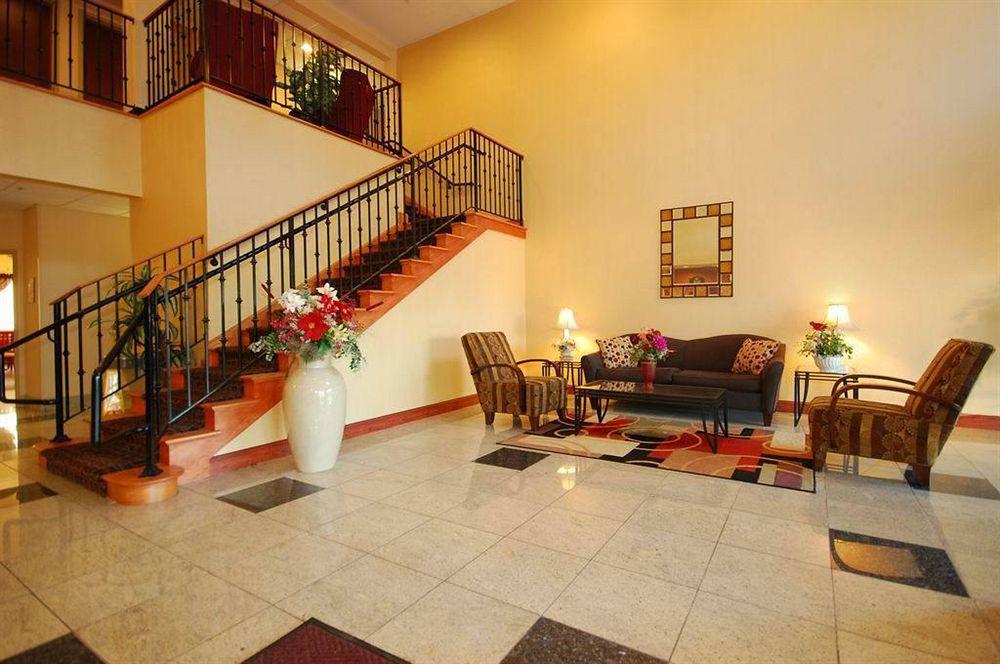 Best Western Plus New Cumberland Inreriör bild